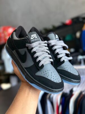 Tênis Dunk Low Pro (Preto/Cinza/Sola Azul)